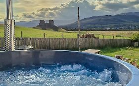 Jacobite Lodge By The House Of Danu